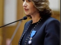 Carole DUPARC reçoit les insignes de chevalier dans l’Ordre National du Mérite